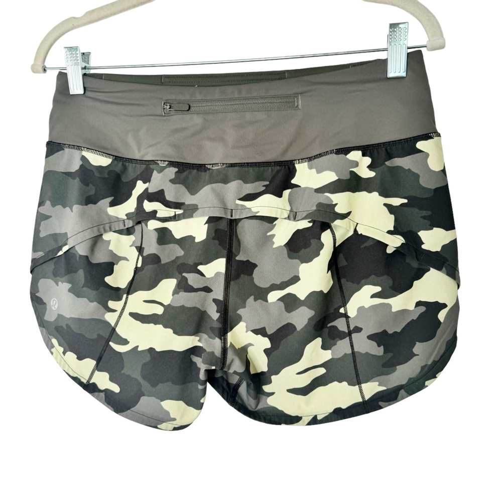 Lululemon Hotty Hot Low-Rise Short 2.5" Size 6 Tall Heritage
365 Camo - Picture 2 of 6